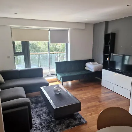 Immaculate 1-Bed Apartment In London
